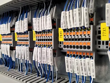 Złączki elektryczne z przewodami
